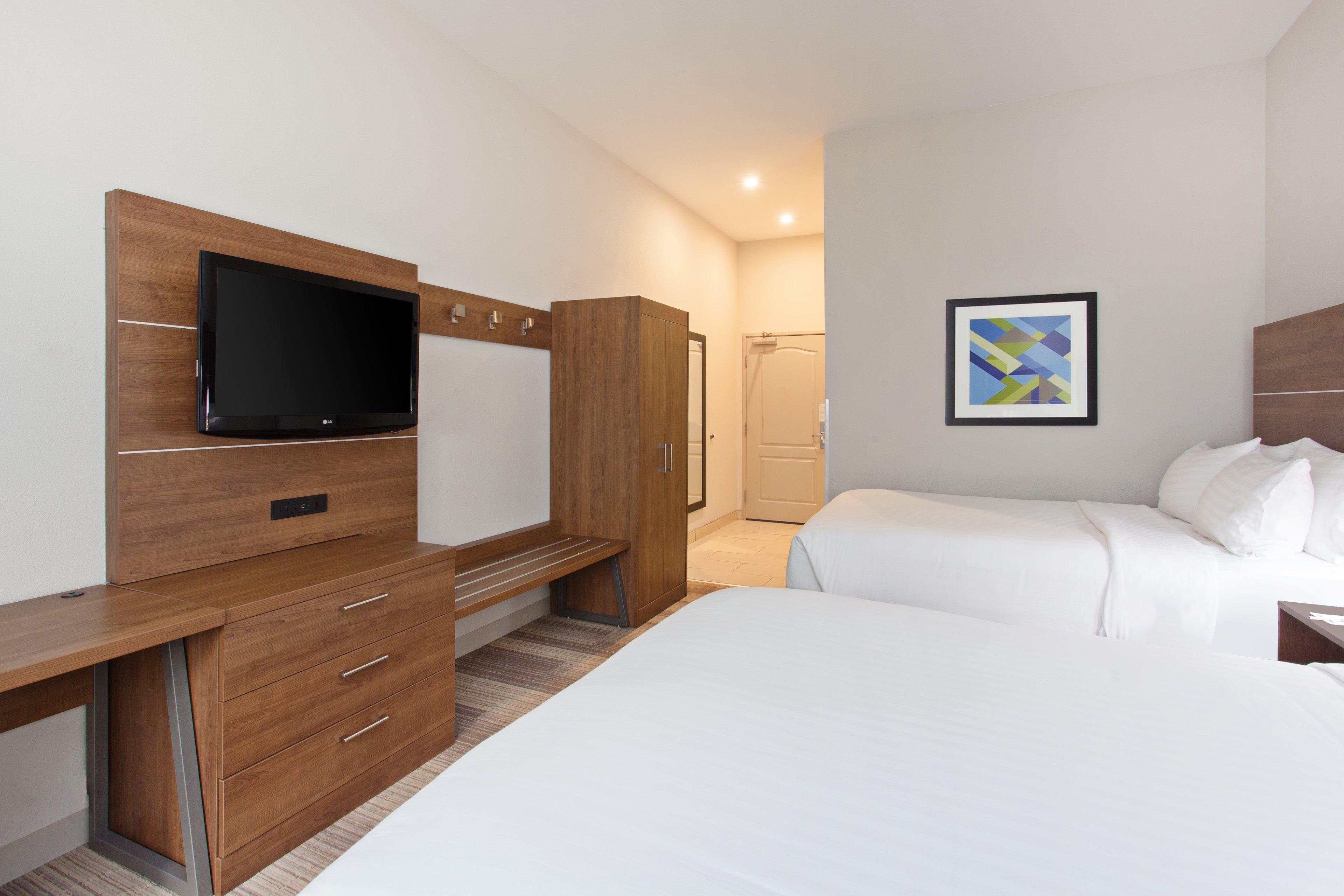 Holiday Inn Express & Suites Corona, An Ihg Hotel Exterior foto
